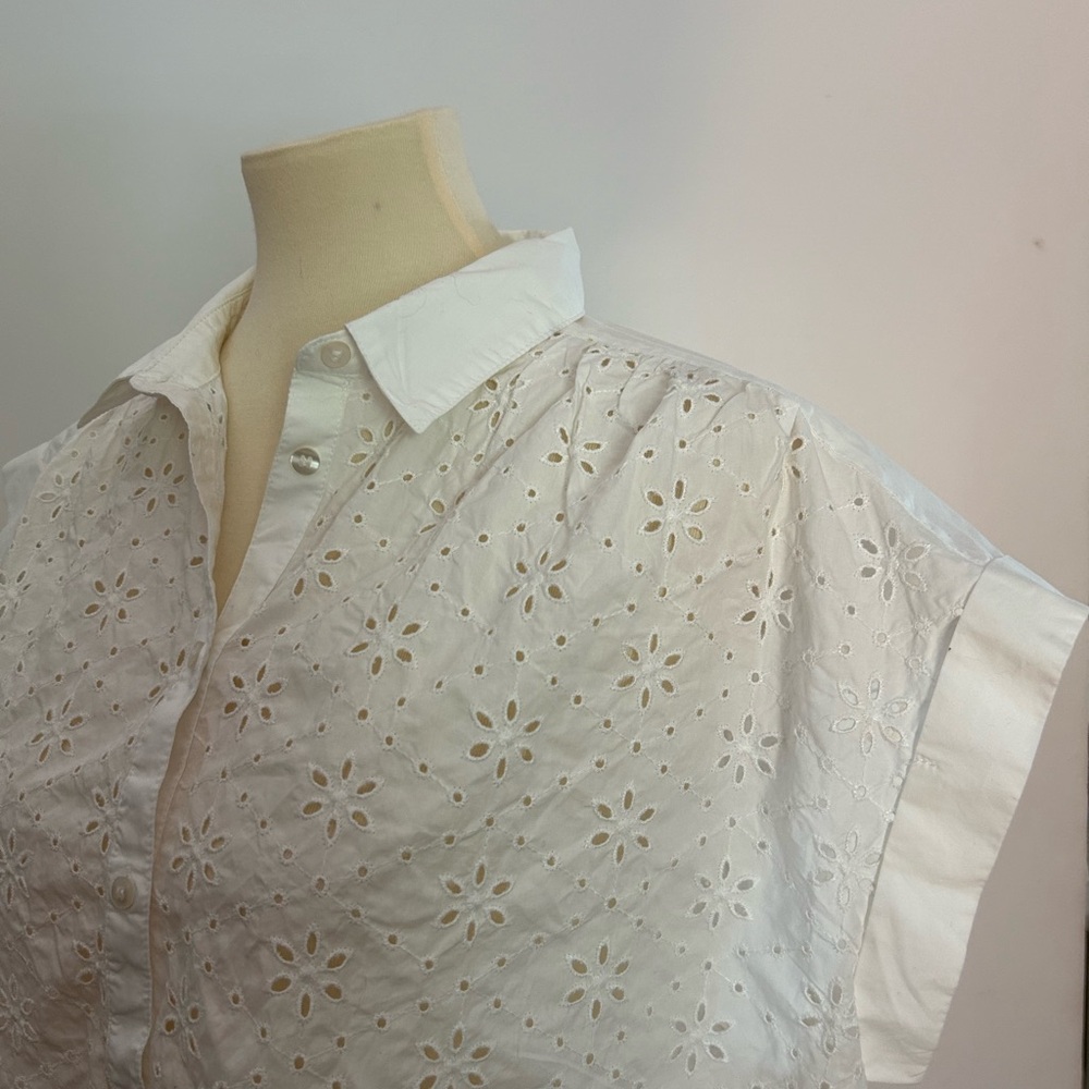 Cap Sleeve Gap Blouse - Picture 3 of 7
